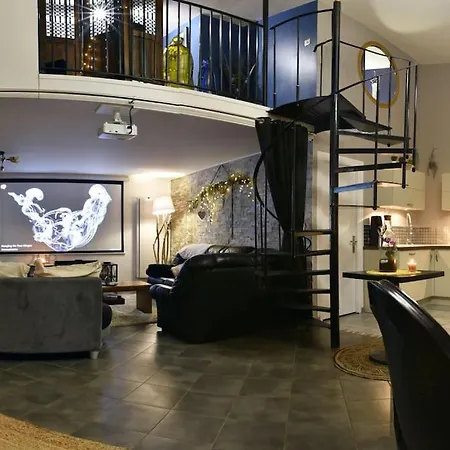 Le Patio Moonlove : Ambiance Zen Et Sauna *